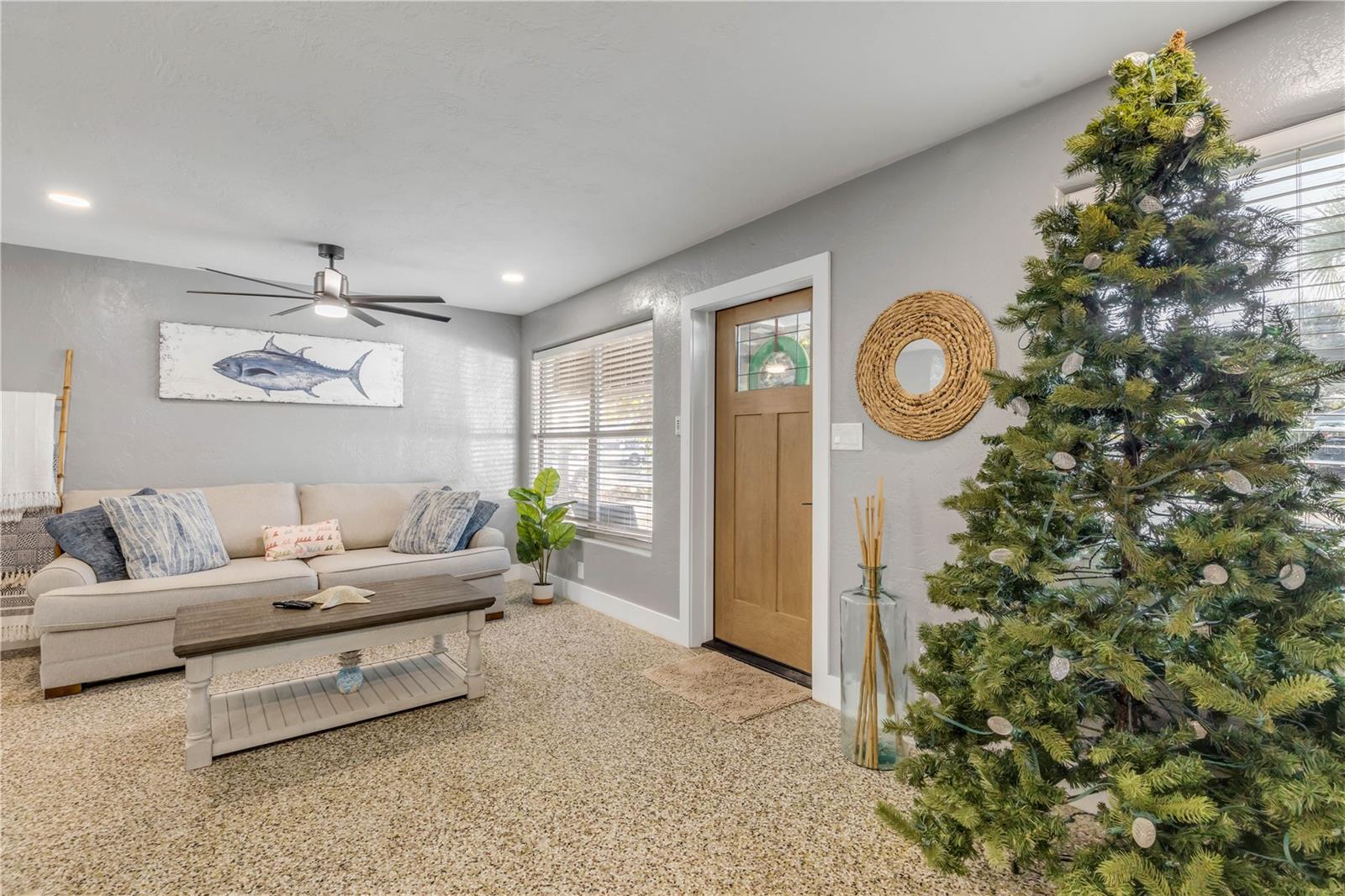 Image 15 of 76 For 402 Lincoln Avenue