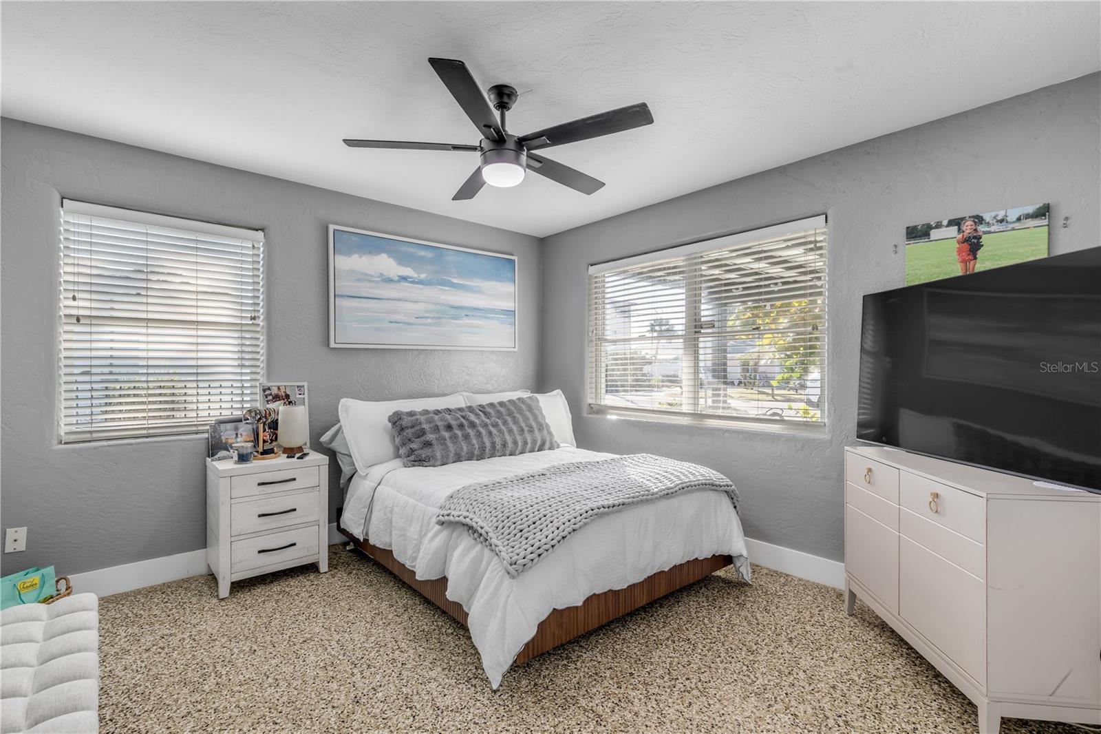 Image 18 of 76 For 402 Lincoln Avenue