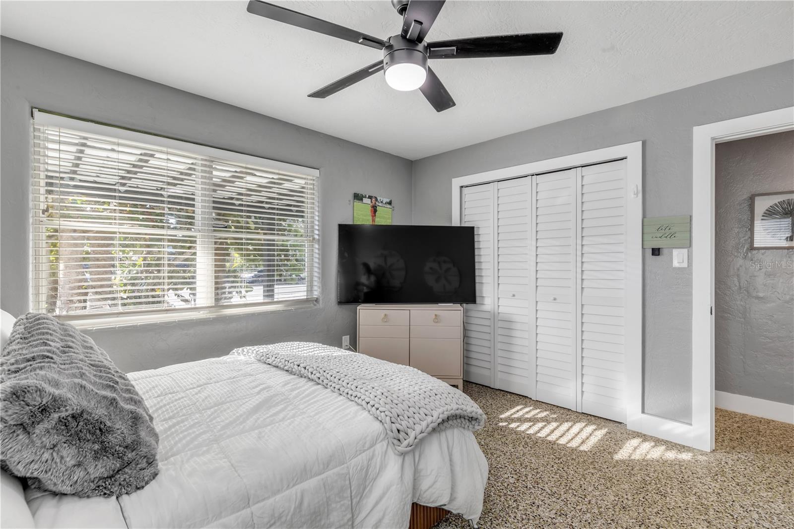 Image 19 of 76 For 402 Lincoln Avenue