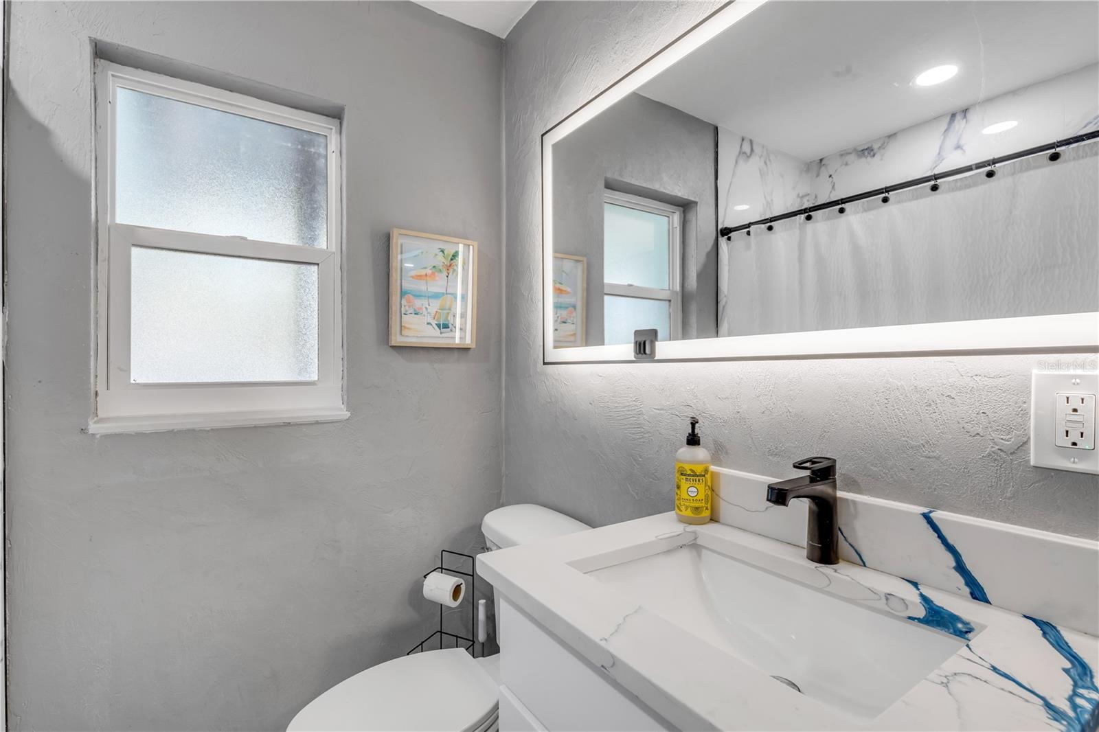 Image 22 of 76 For 402 Lincoln Avenue