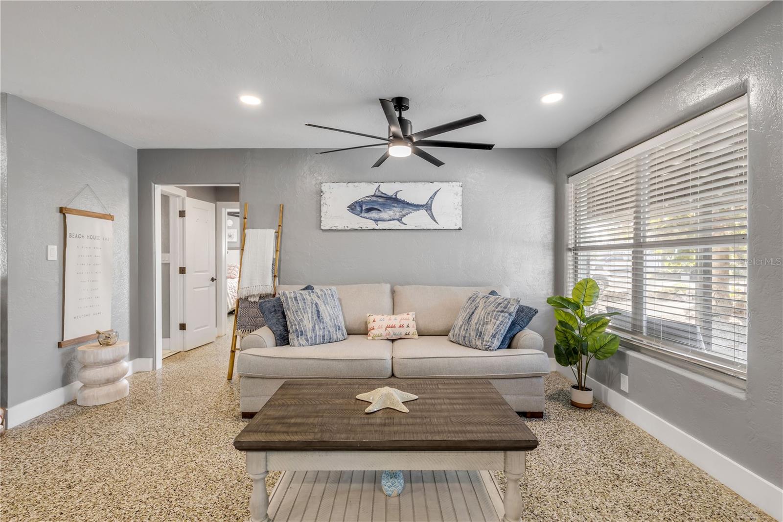 Image 26 of 76 For 402 Lincoln Avenue