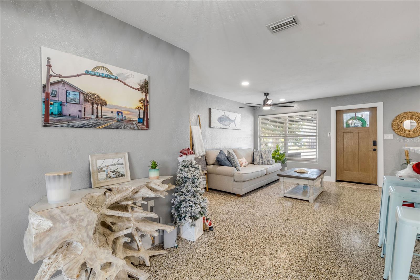 Image 33 of 76 For 402 Lincoln Avenue