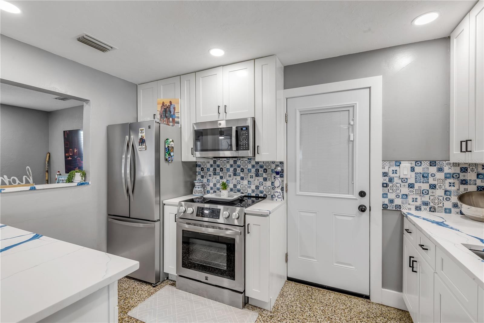 Image 34 of 76 For 402 Lincoln Avenue