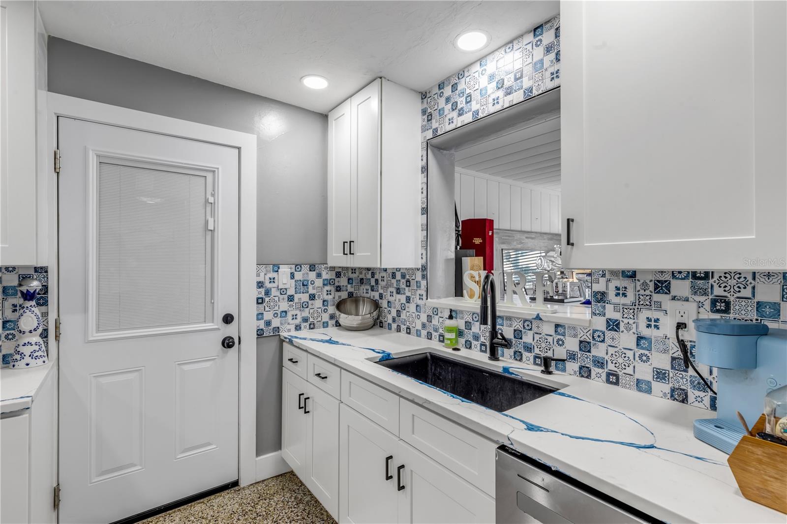 Image 35 of 76 For 402 Lincoln Avenue