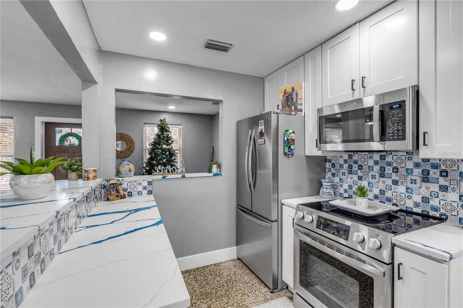 Image 36 of 76 For 402 Lincoln Avenue