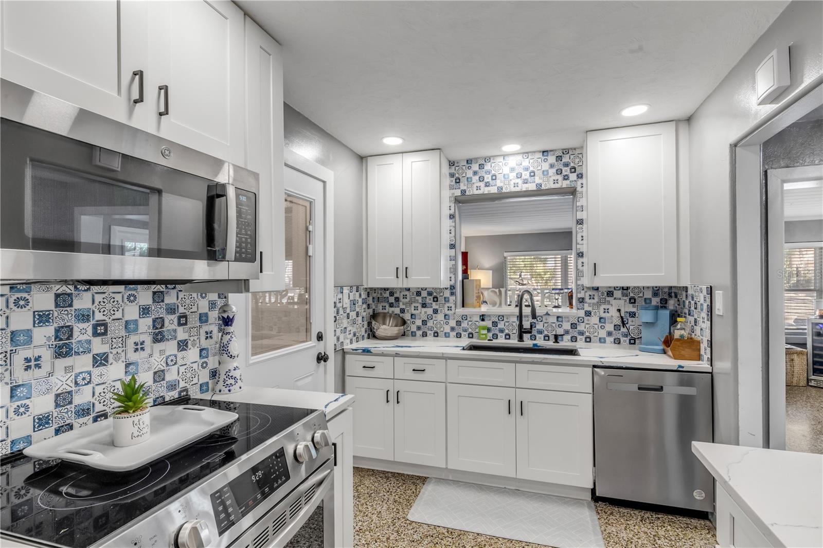 Image 38 of 76 For 402 Lincoln Avenue