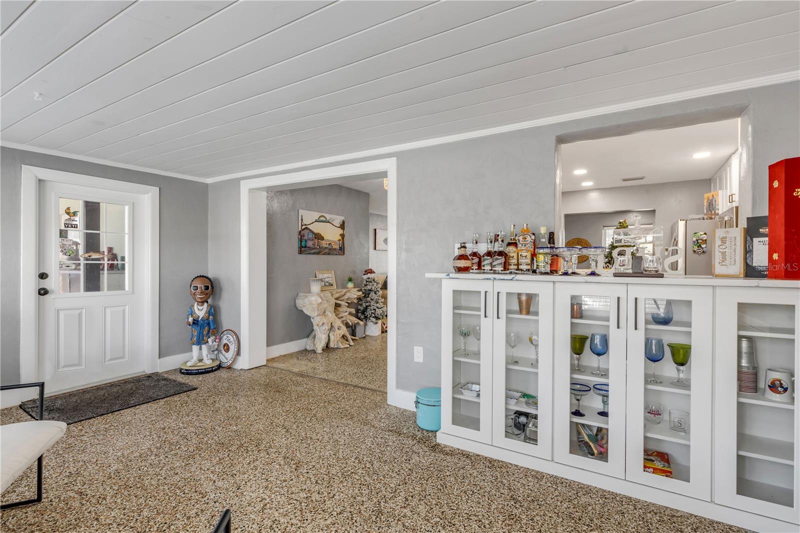 Image 43 of 76 For 402 Lincoln Avenue