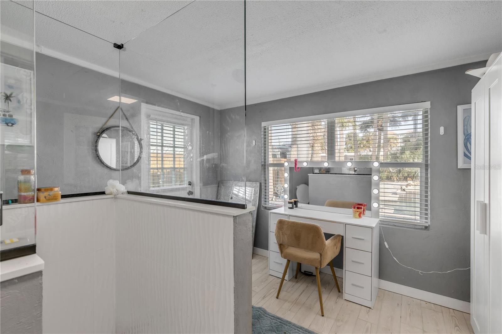 Image 46 of 76 For 402 Lincoln Avenue