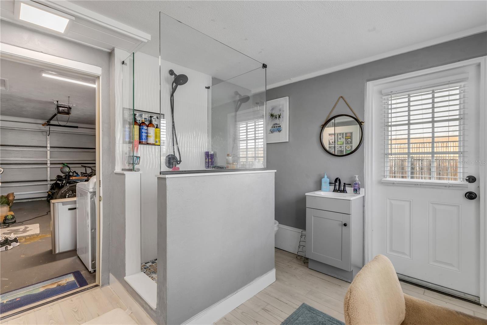 Image 47 of 76 For 402 Lincoln Avenue