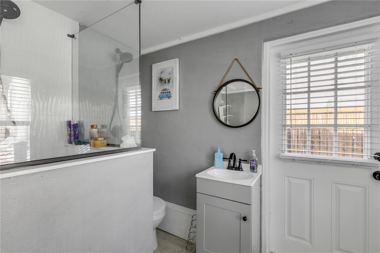 Image 50 of 76 For 402 Lincoln Avenue