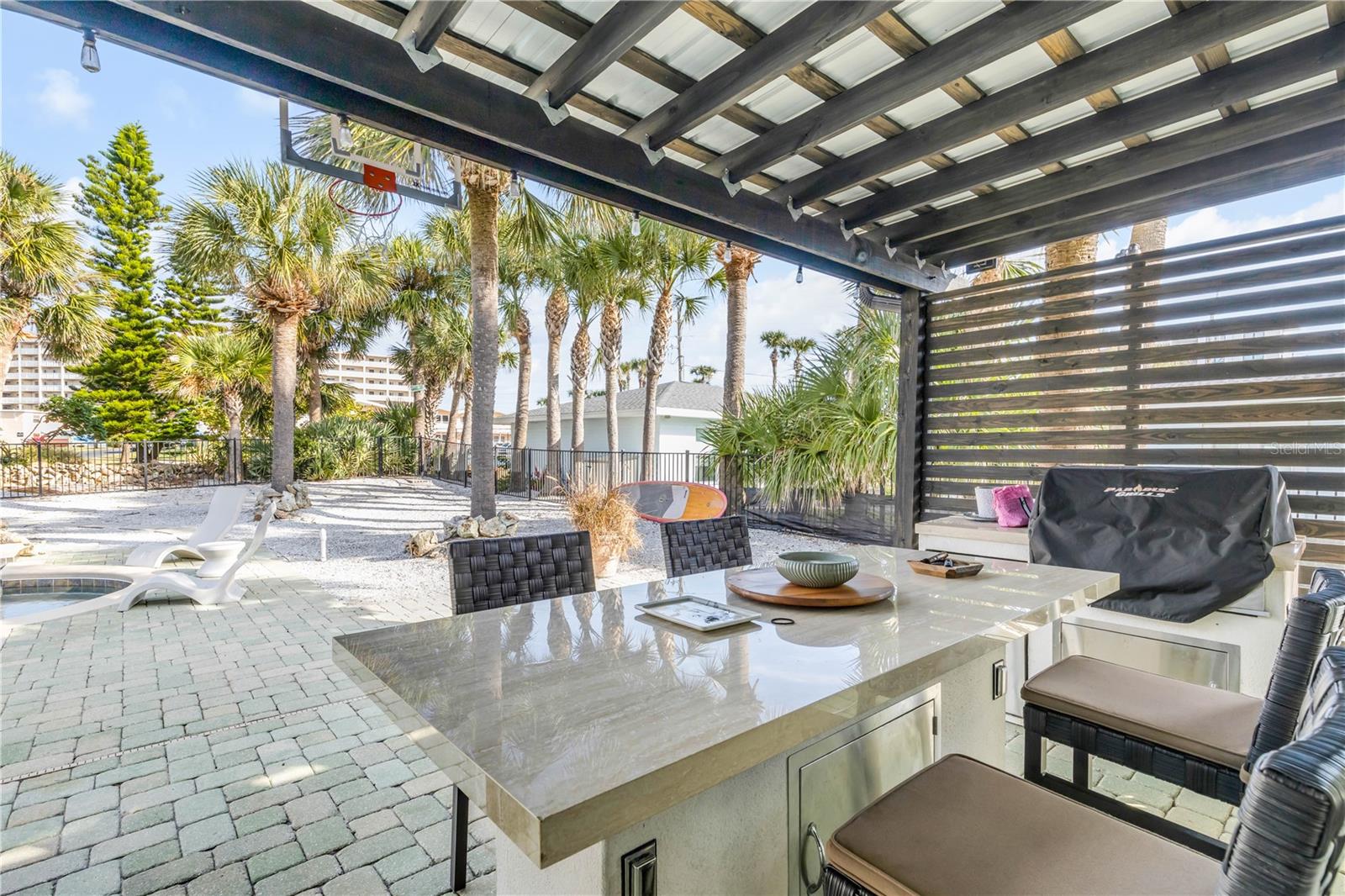 Image 52 of 76 For 402 Lincoln Avenue