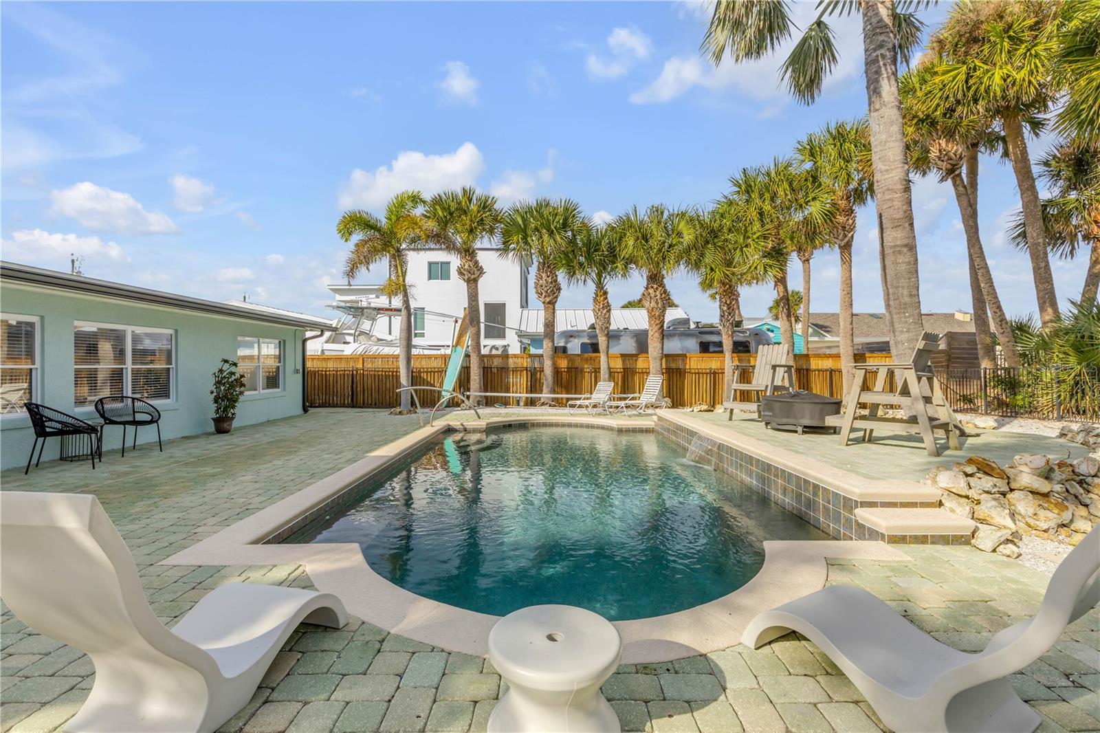 Image 56 of 76 For 402 Lincoln Avenue