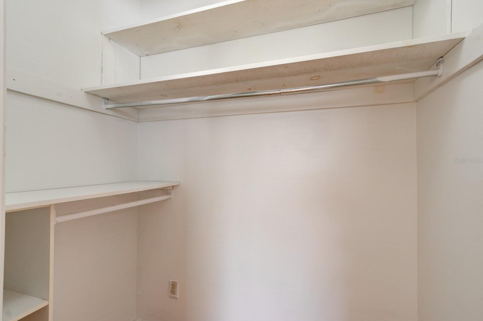 Image 19 of 34 For 922 Locust Street