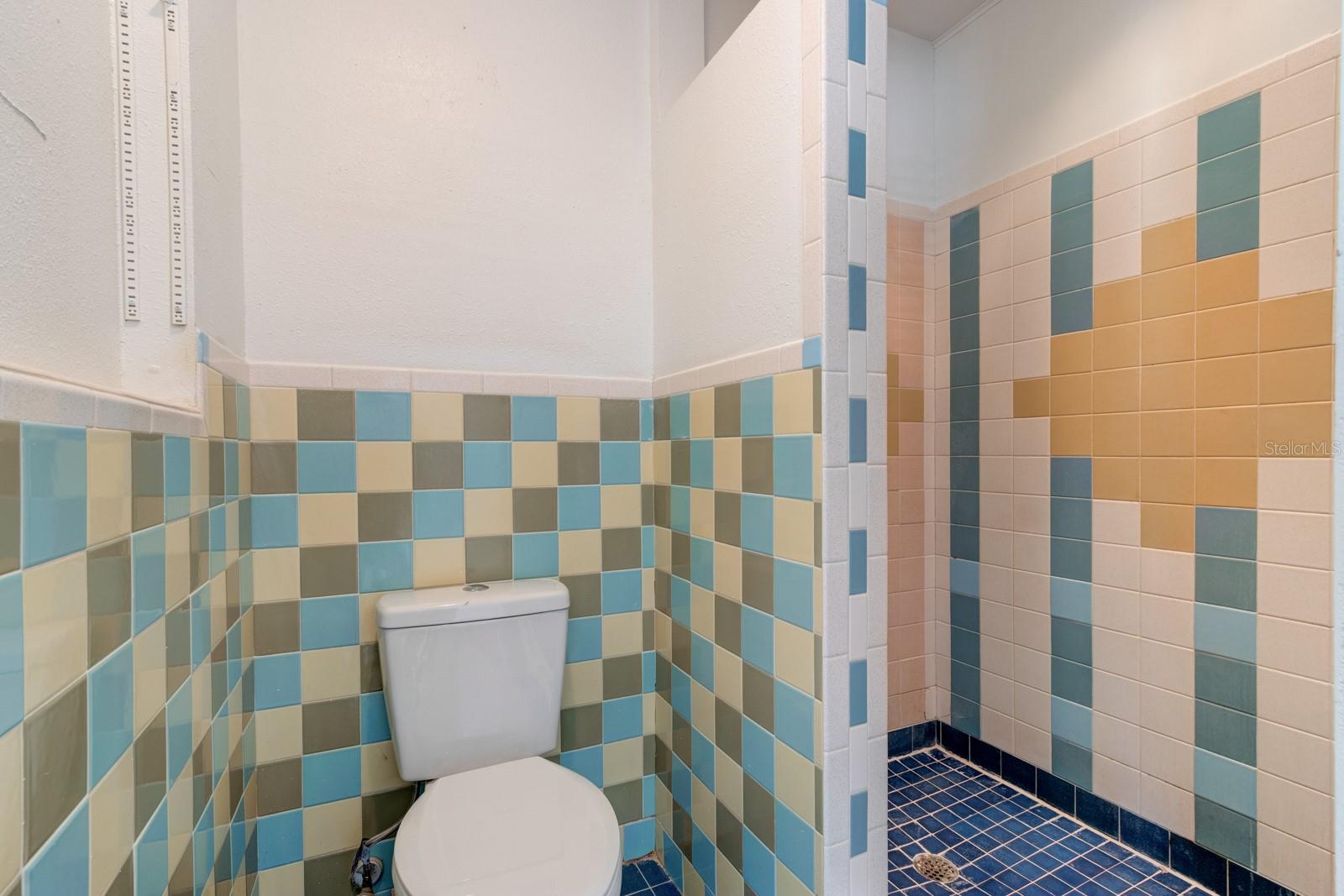 Image 24 of 34 For 922 Locust Street