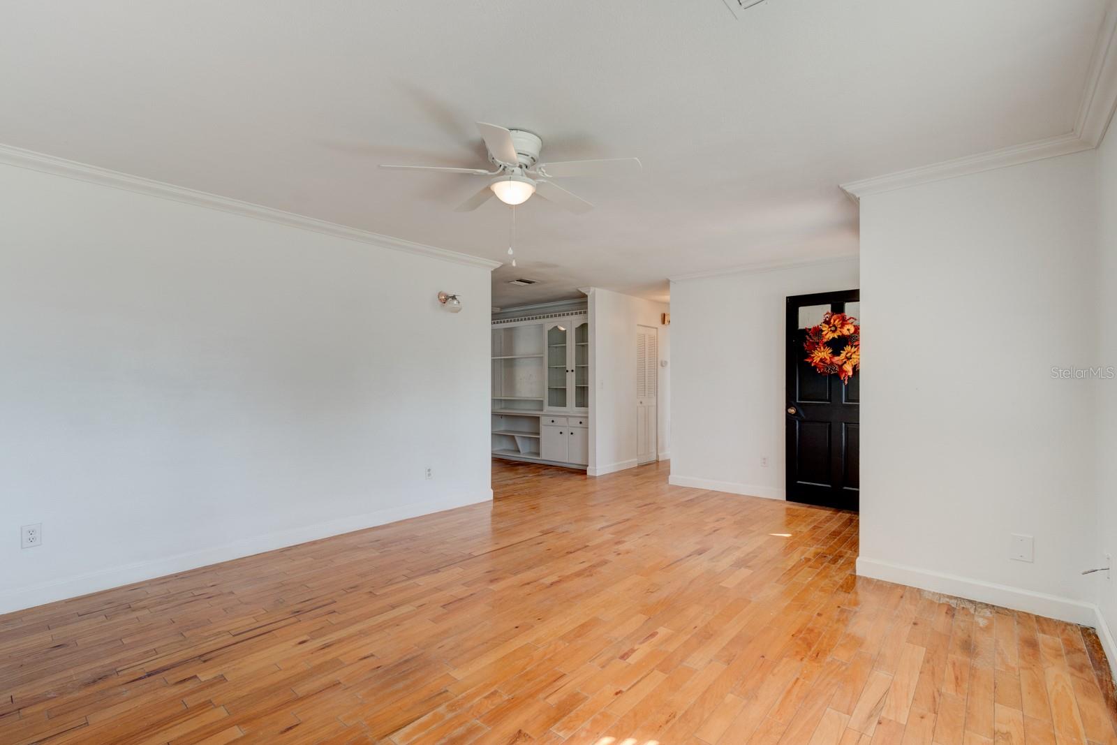 Image 6 of 34 For 922 Locust Street