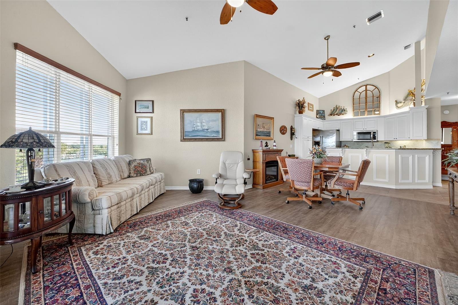 Image 10 of 50 For 434 Bouchelle Drive 304