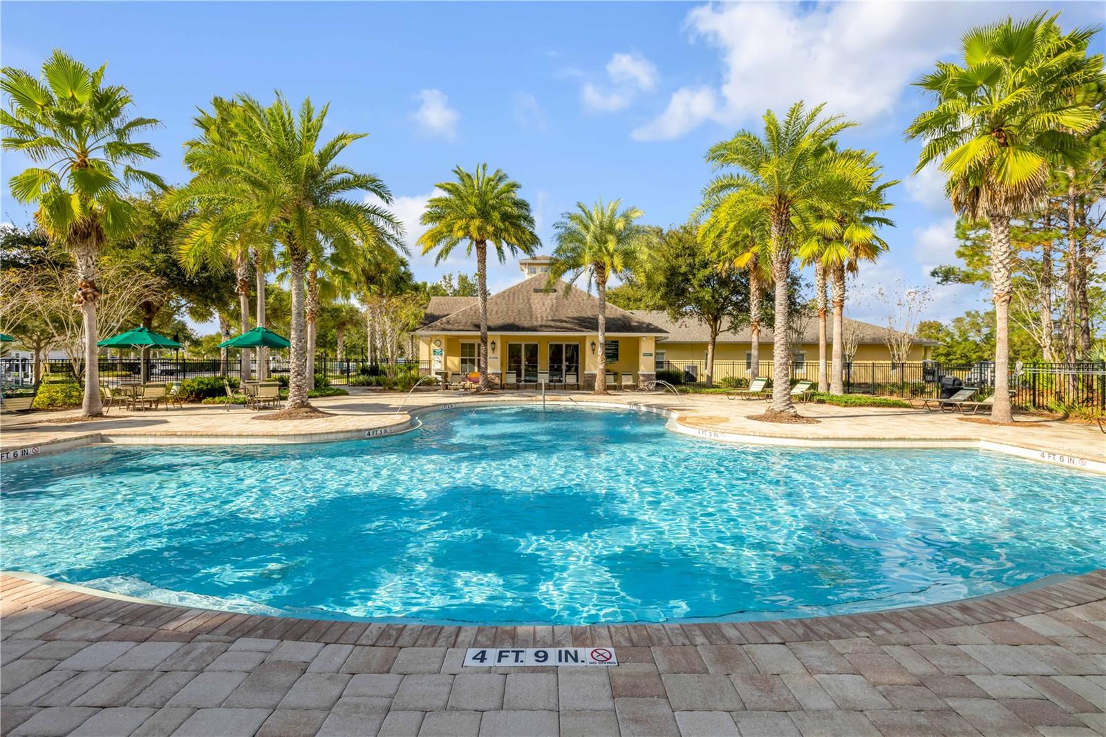 Image 5 of 64 For 1561 Chelsea Manor Circle