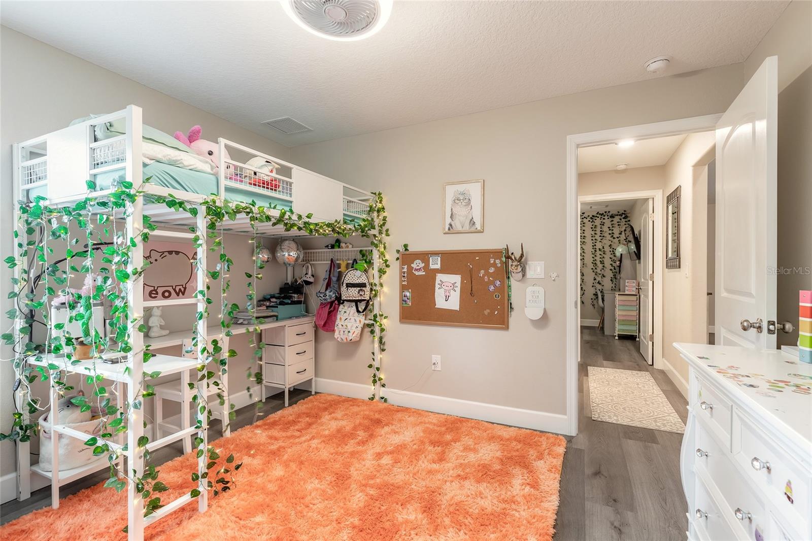 Image 13 of 50 For 4050 Golden Shores Boulevard