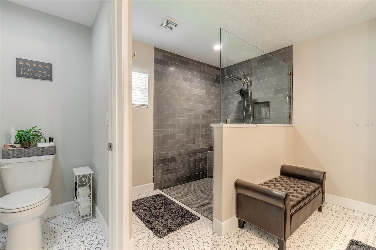 Image 17 of 50 For 4050 Golden Shores Boulevard