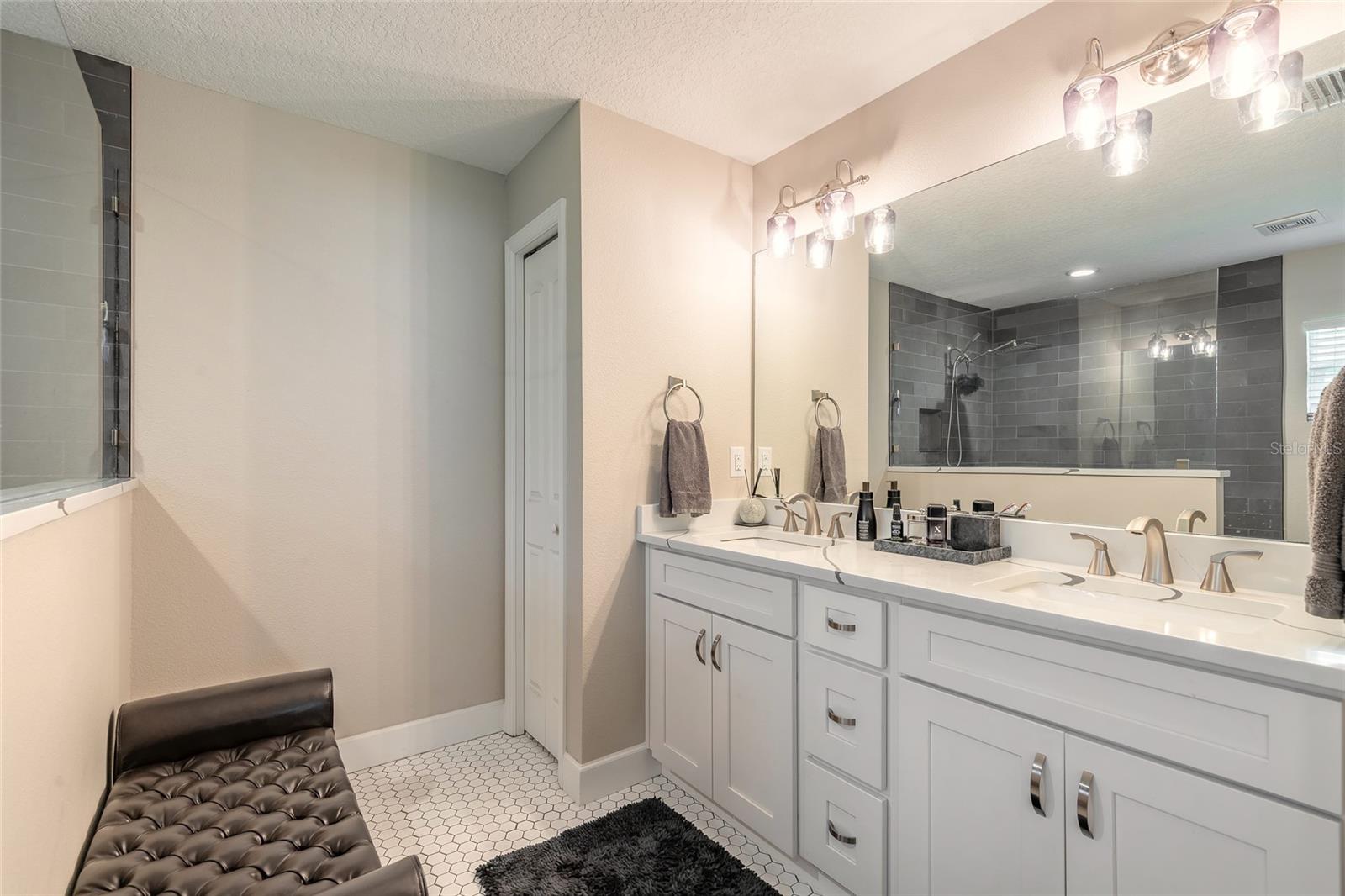 Image 18 of 50 For 4050 Golden Shores Boulevard