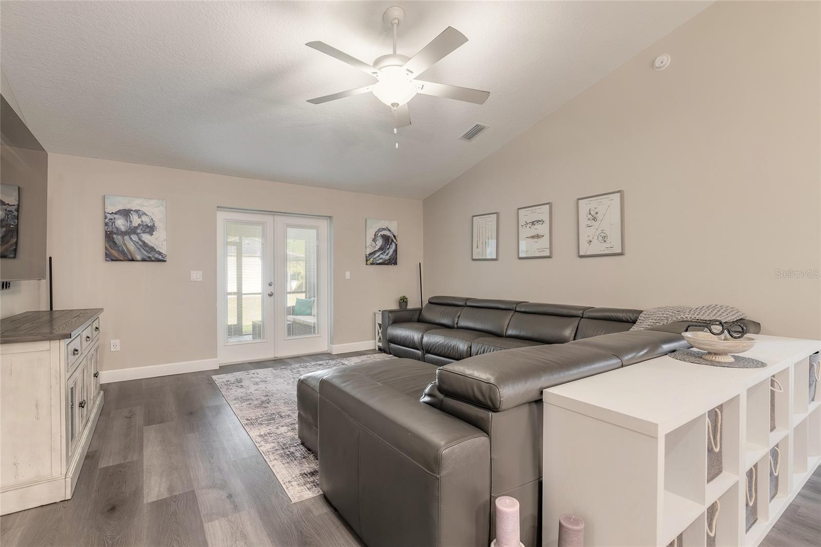 Image 20 of 50 For 4050 Golden Shores Boulevard