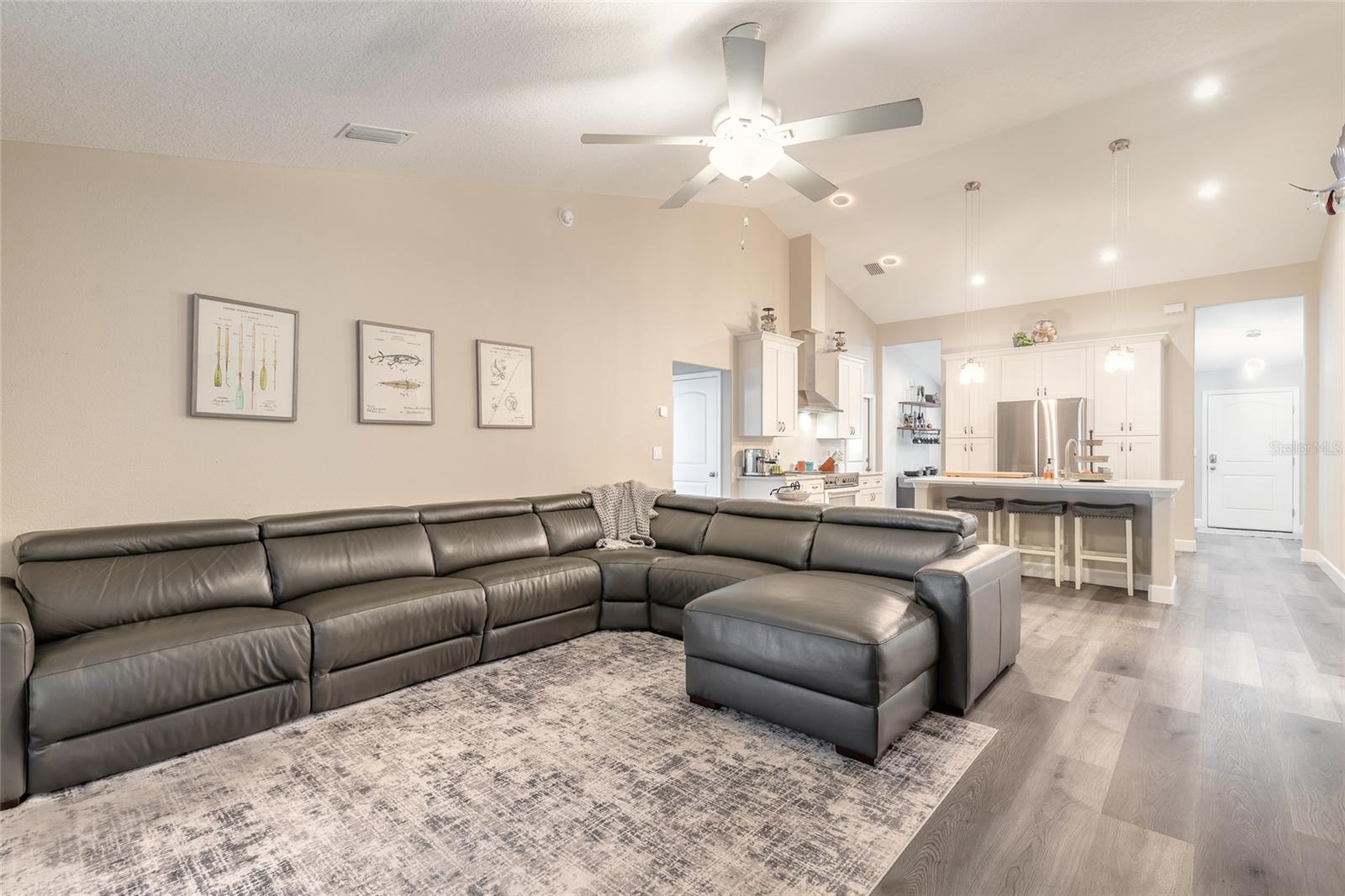 Image 22 of 50 For 4050 Golden Shores Boulevard