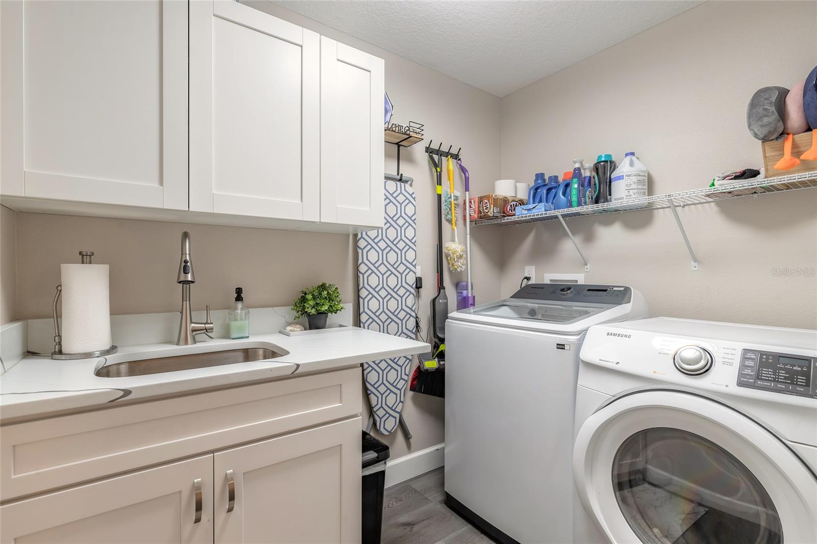 Image 31 of 50 For 4050 Golden Shores Boulevard