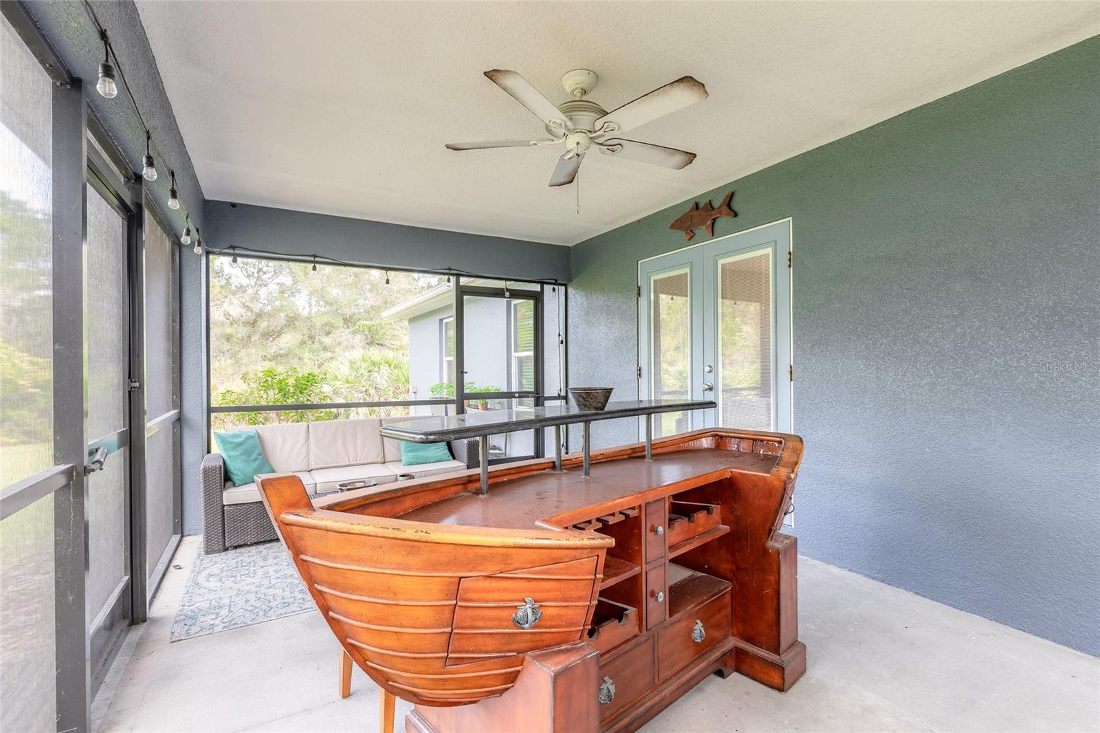 Image 33 of 50 For 4050 Golden Shores Boulevard