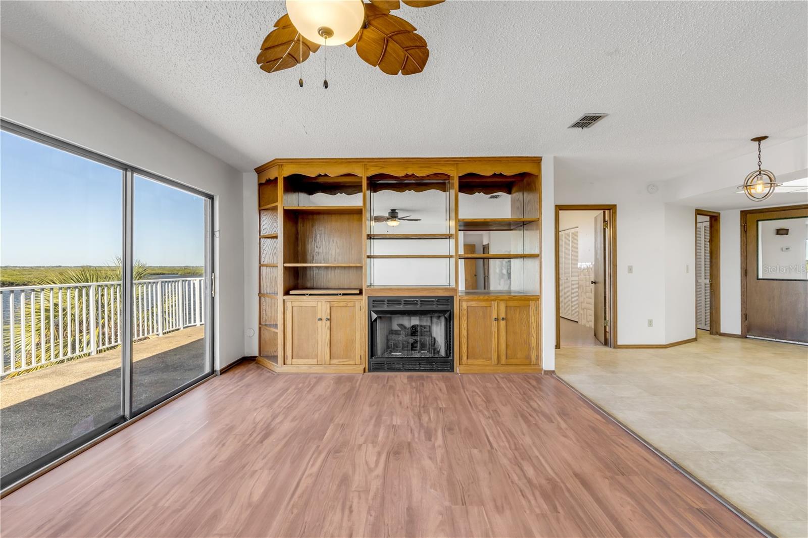 Image 13 of 99 For 824 Eel Avenue