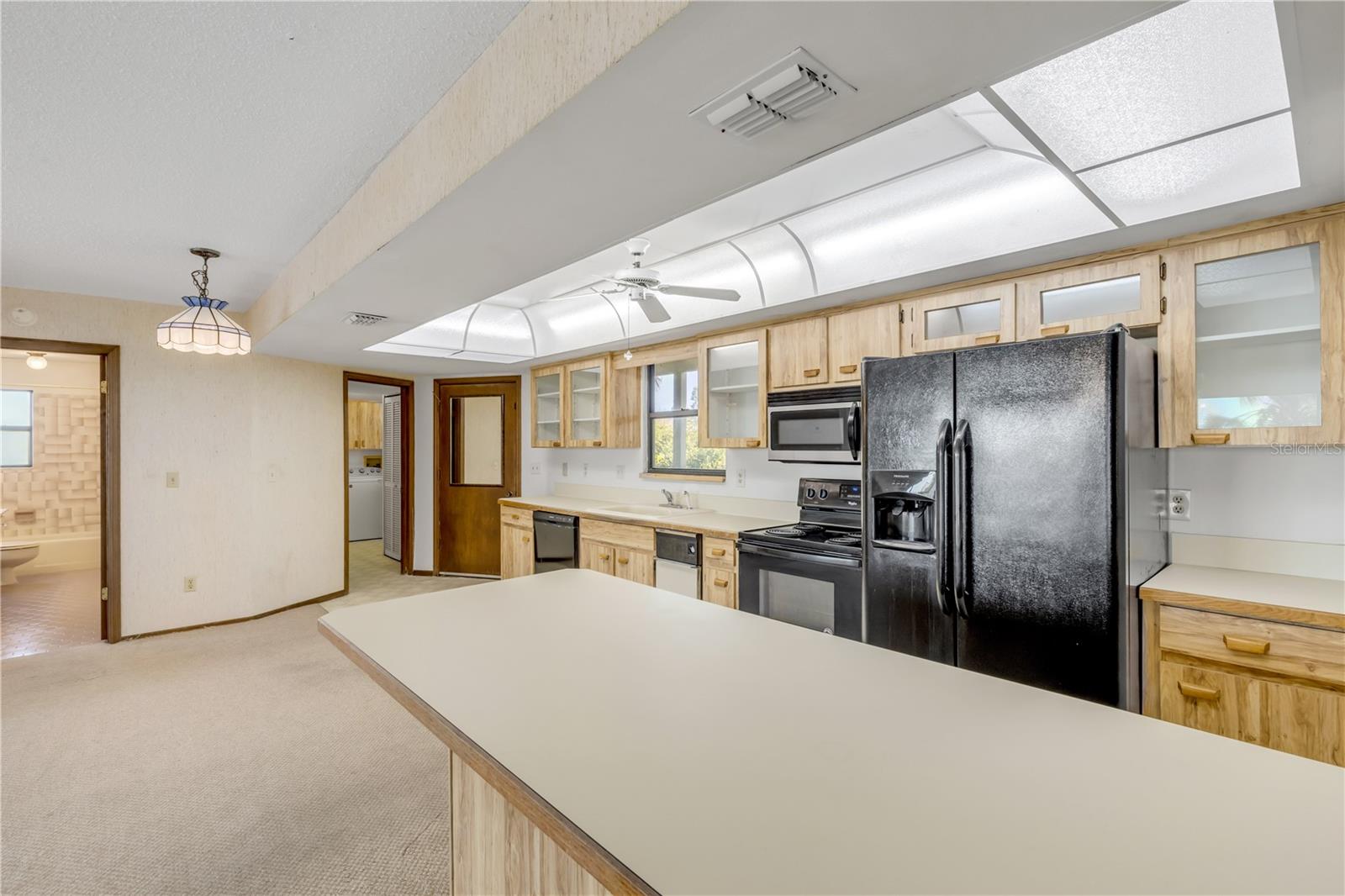 Image 21 of 99 For 824 Eel Avenue