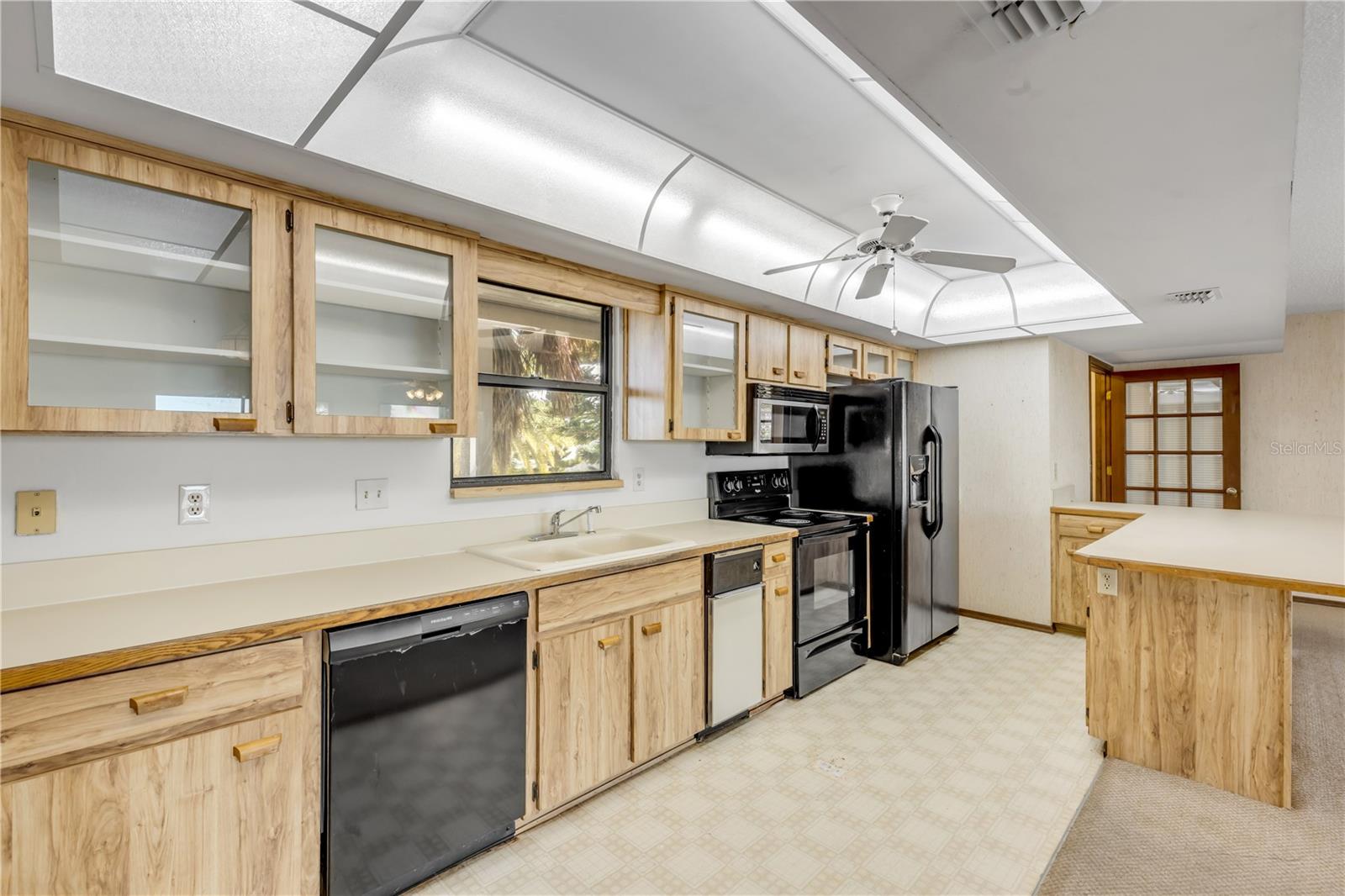 Image 24 of 99 For 824 Eel Avenue