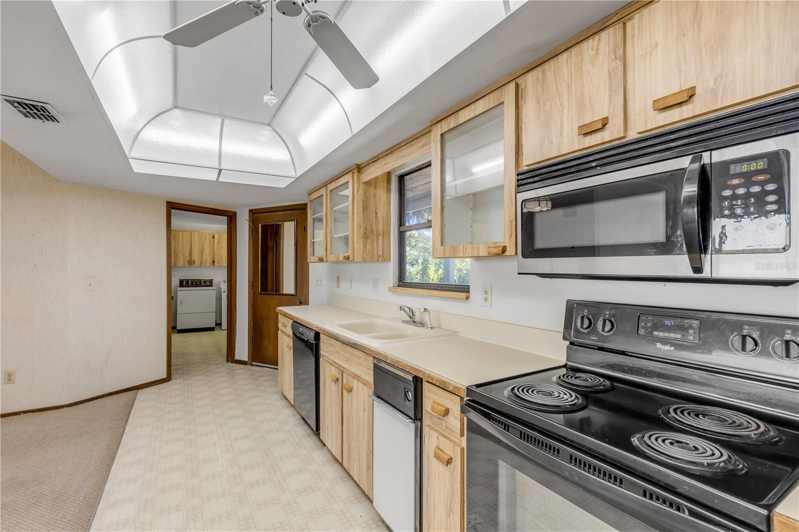 Image 25 of 99 For 824 Eel Avenue