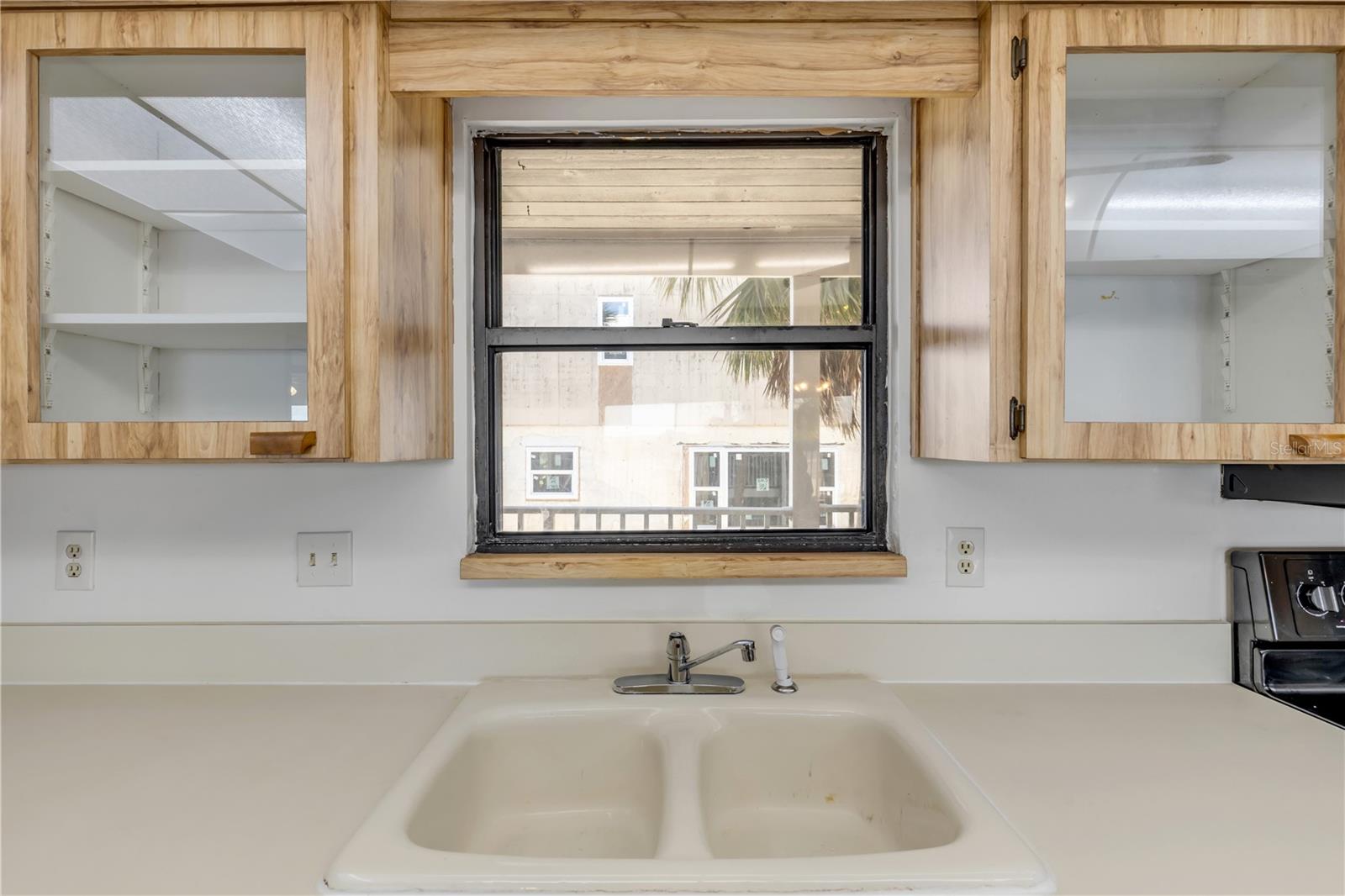 Image 26 of 99 For 824 Eel Avenue