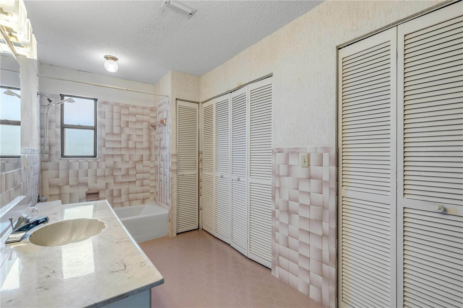 Image 31 of 99 For 824 Eel Avenue