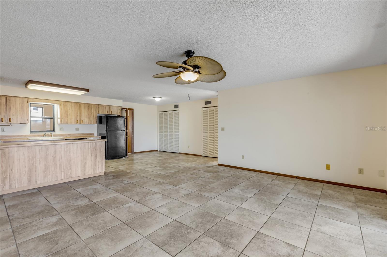 Image 46 of 99 For 824 Eel Avenue