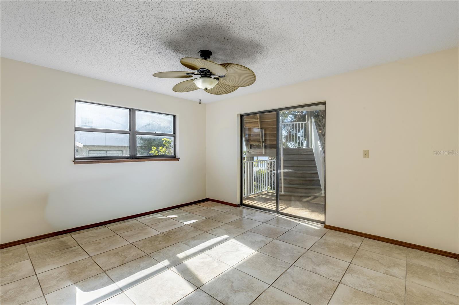 Image 47 of 99 For 824 Eel Avenue