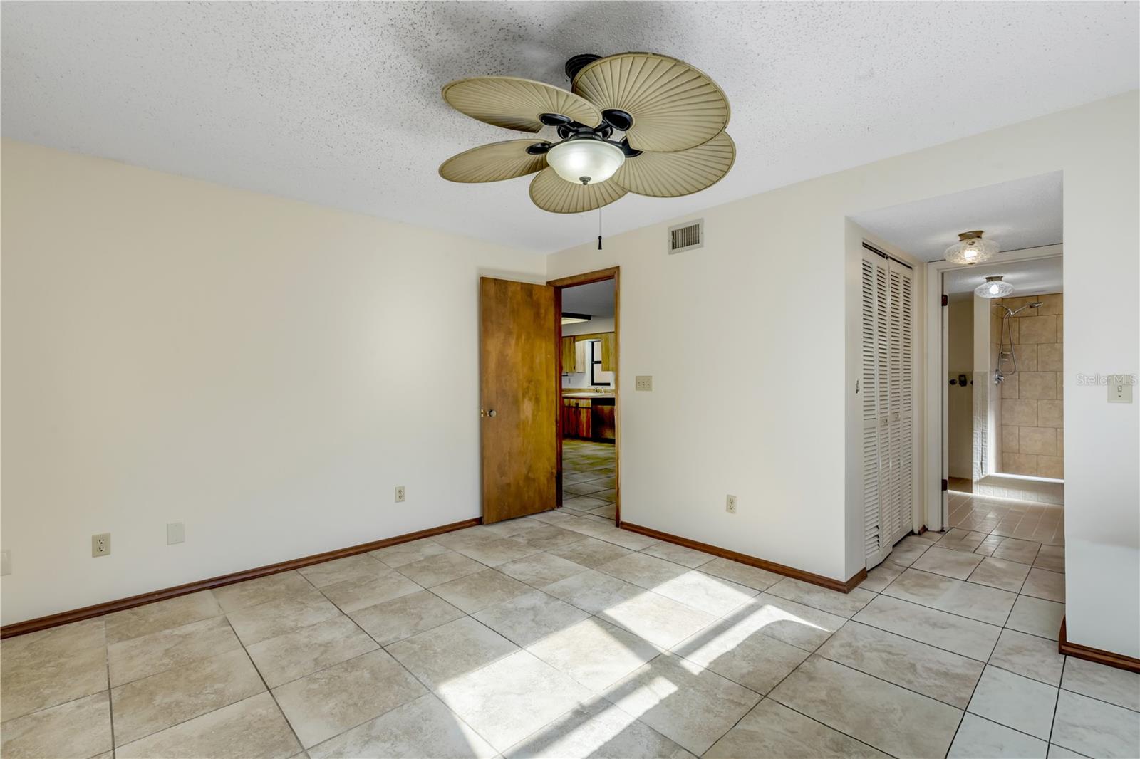 Image 48 of 99 For 824 Eel Avenue