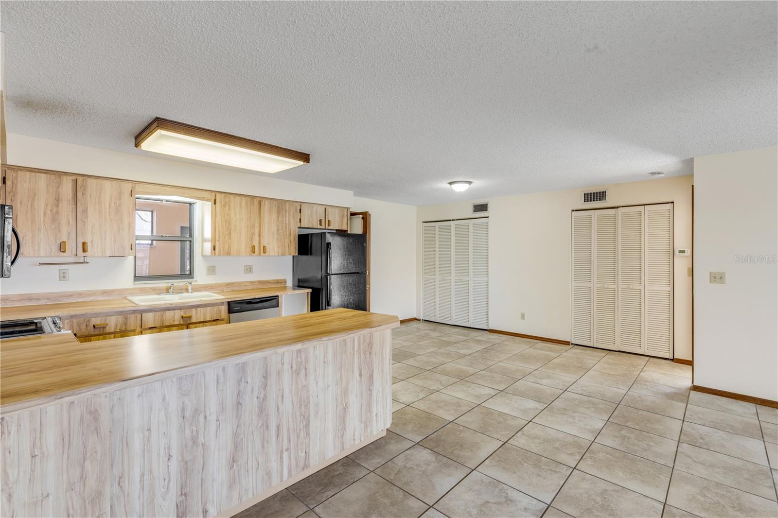 Image 57 of 99 For 824 Eel Avenue