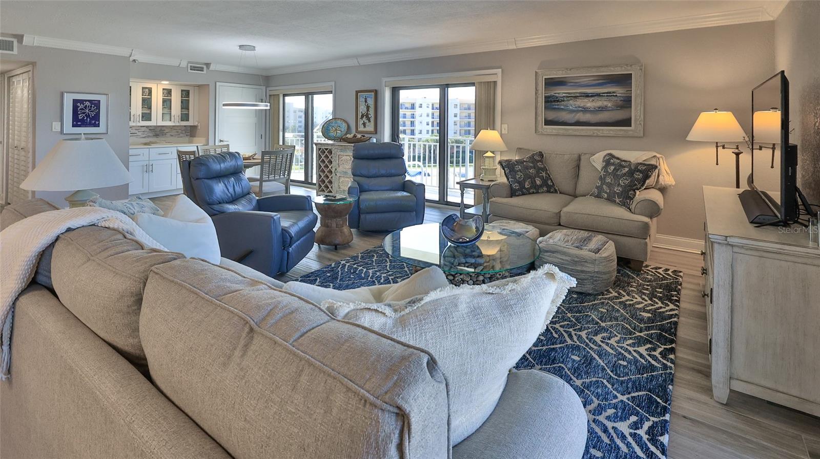 Image 15 of 37 For 5207 Atlantic Avenue 321