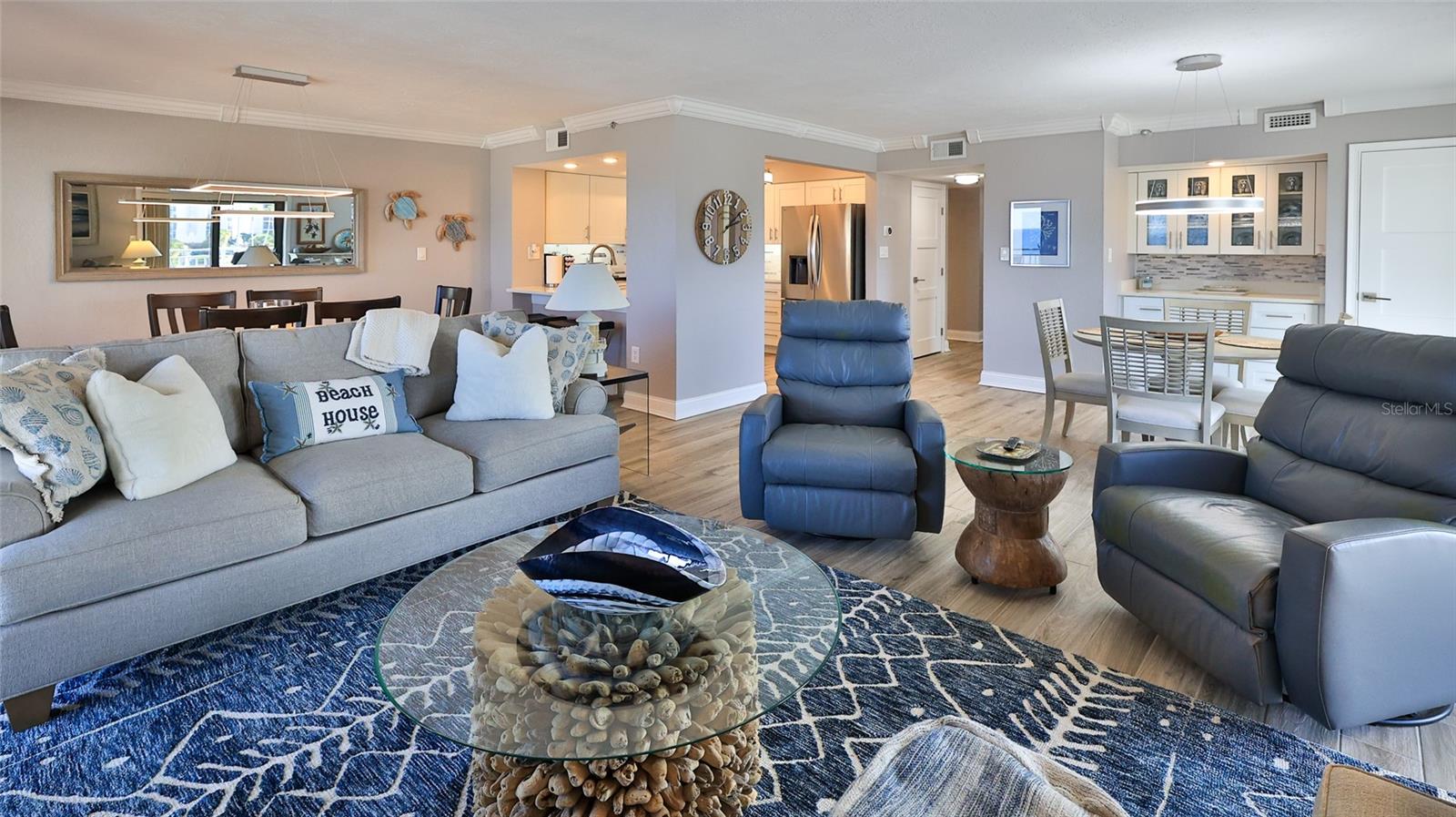 Image 19 of 37 For 5207 Atlantic Avenue 321