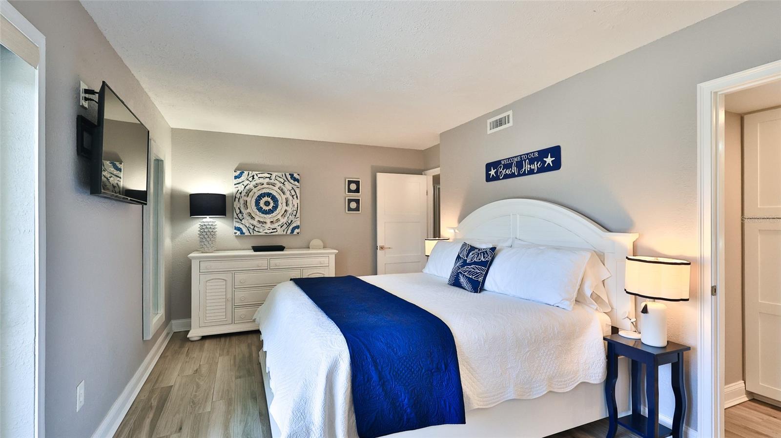 Image 29 of 37 For 5207 Atlantic Avenue 321