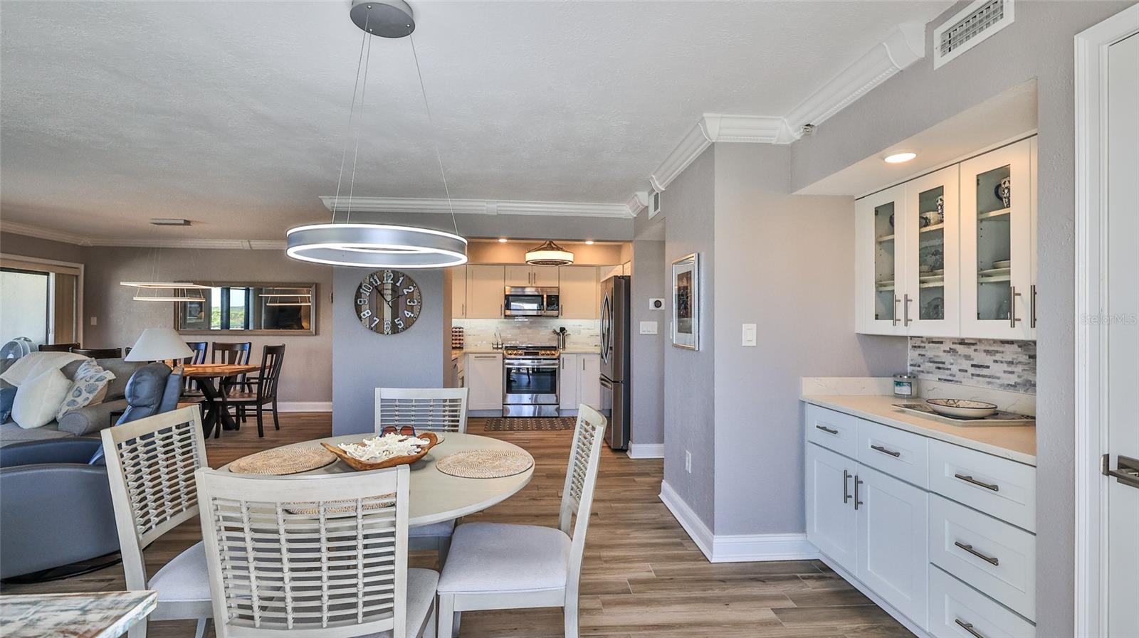 Image 8 of 37 For 5207 Atlantic Avenue 321