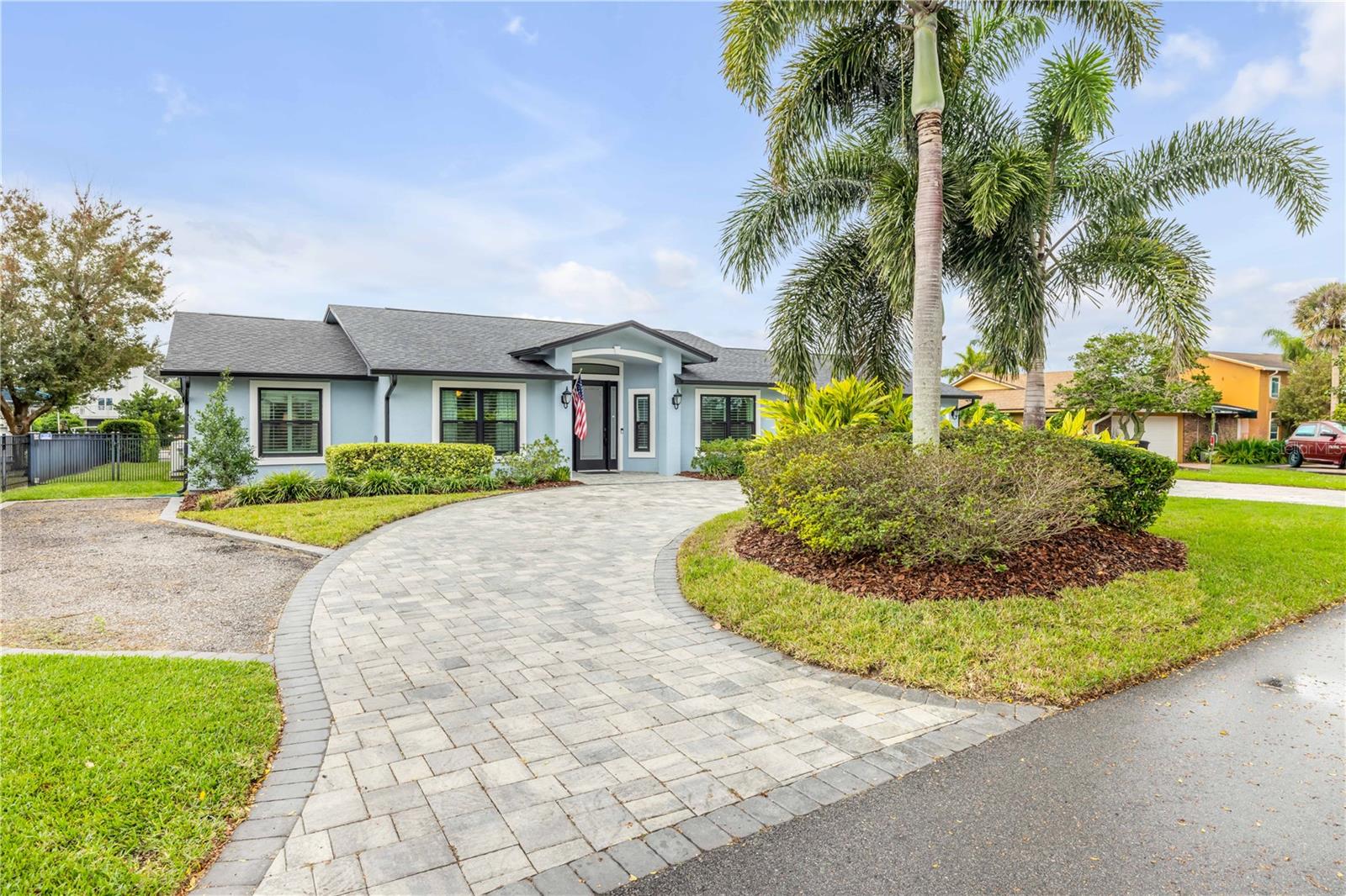 Image 7 of 95 For 106 Via Duomo