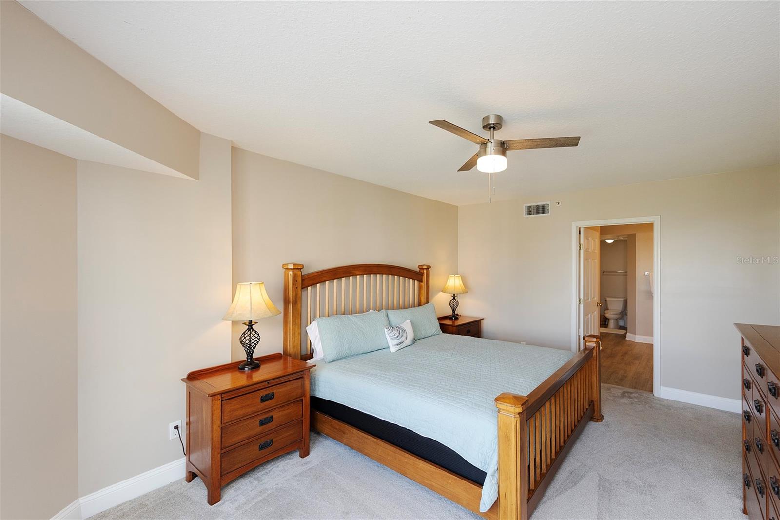 Image 17 of 38 For 4670 Links Village Drive A506