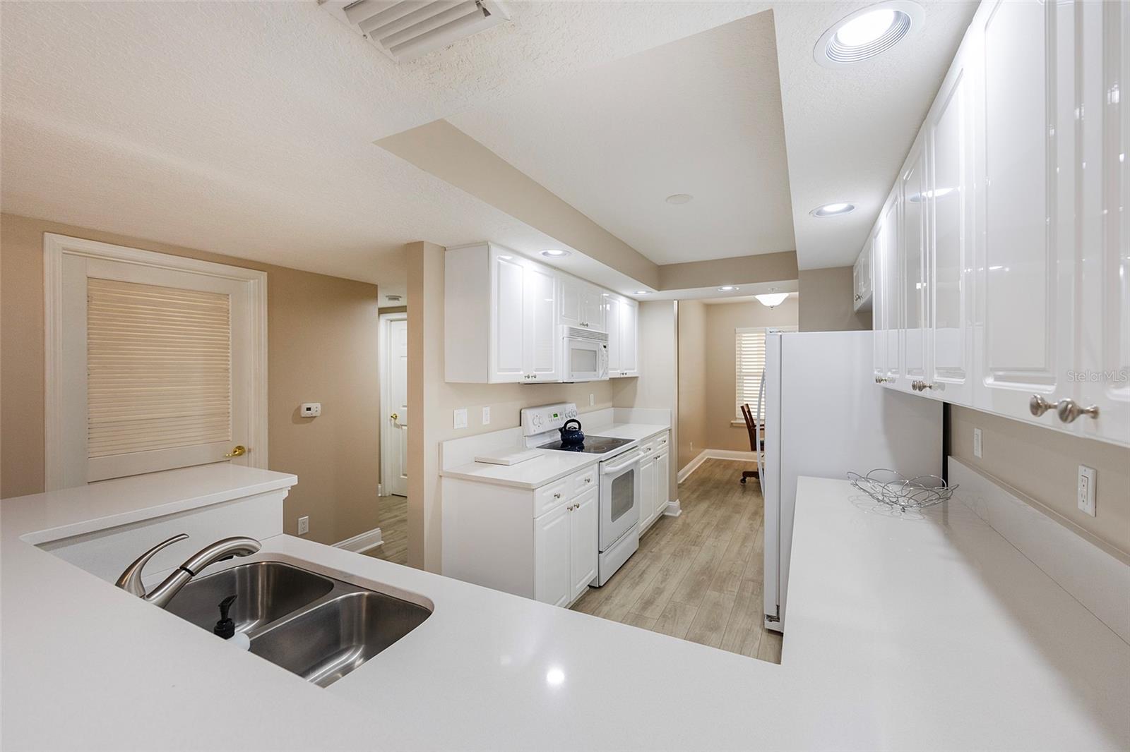 Image 25 of 38 For 4670 Links Village Drive A506