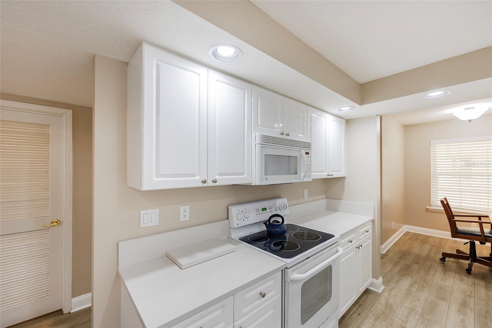 Image 28 of 38 For 4670 Links Village Drive A506