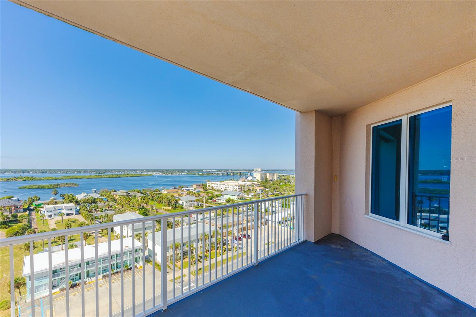 Image 13 of 68 For 3737 Atlantic Avenue 1004