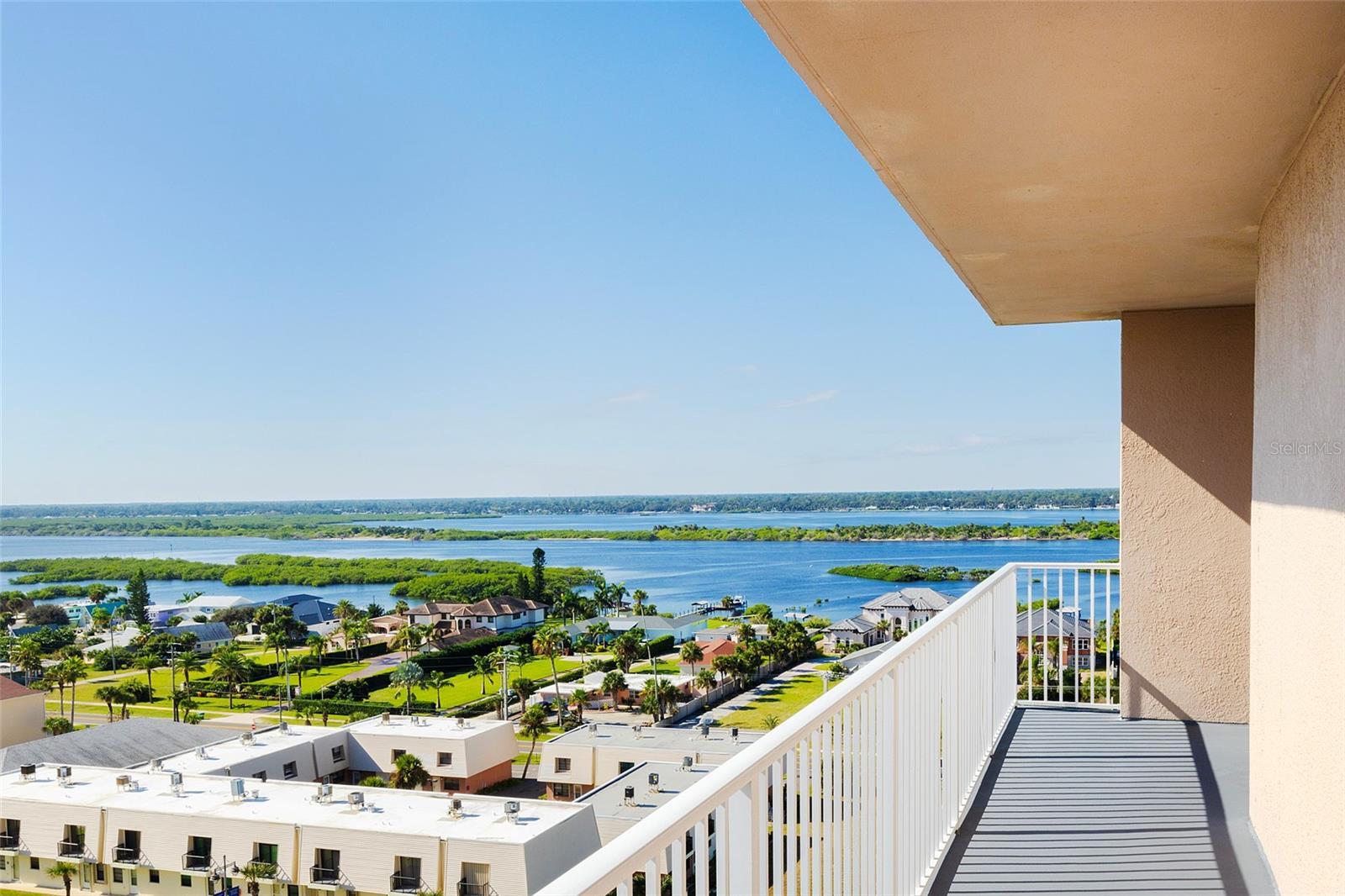 Image 18 of 68 For 3737 Atlantic Avenue 1004