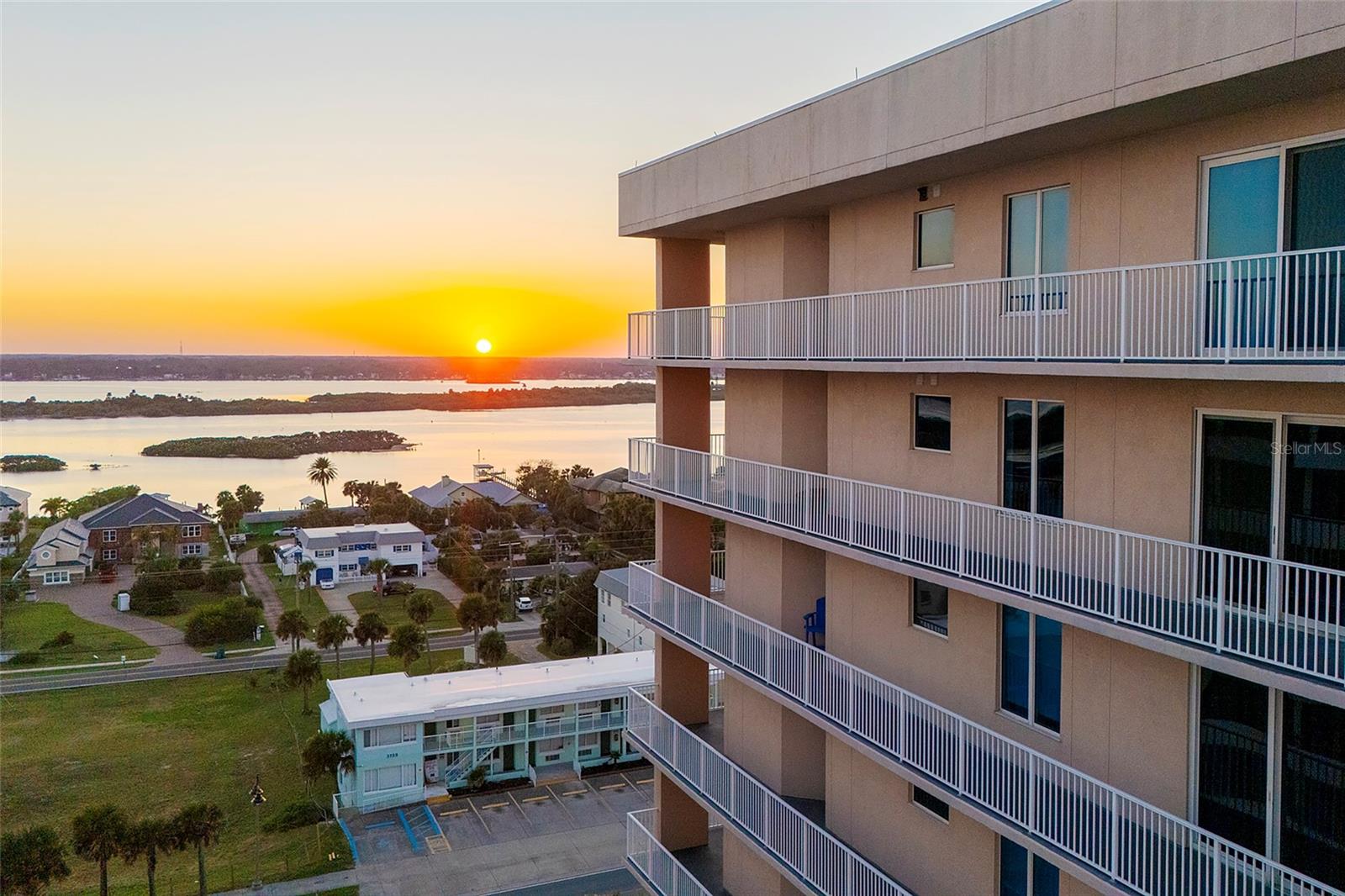 Image 31 of 68 For 3737 Atlantic Avenue 1004