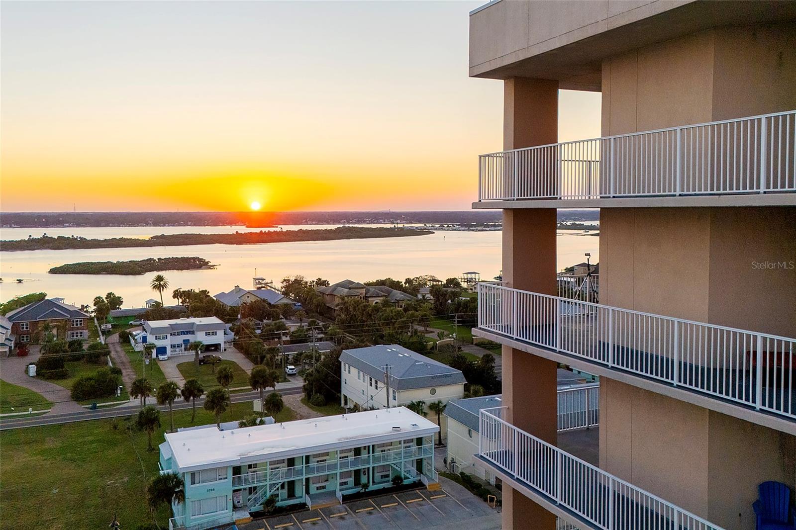 Image 32 of 68 For 3737 Atlantic Avenue 1004